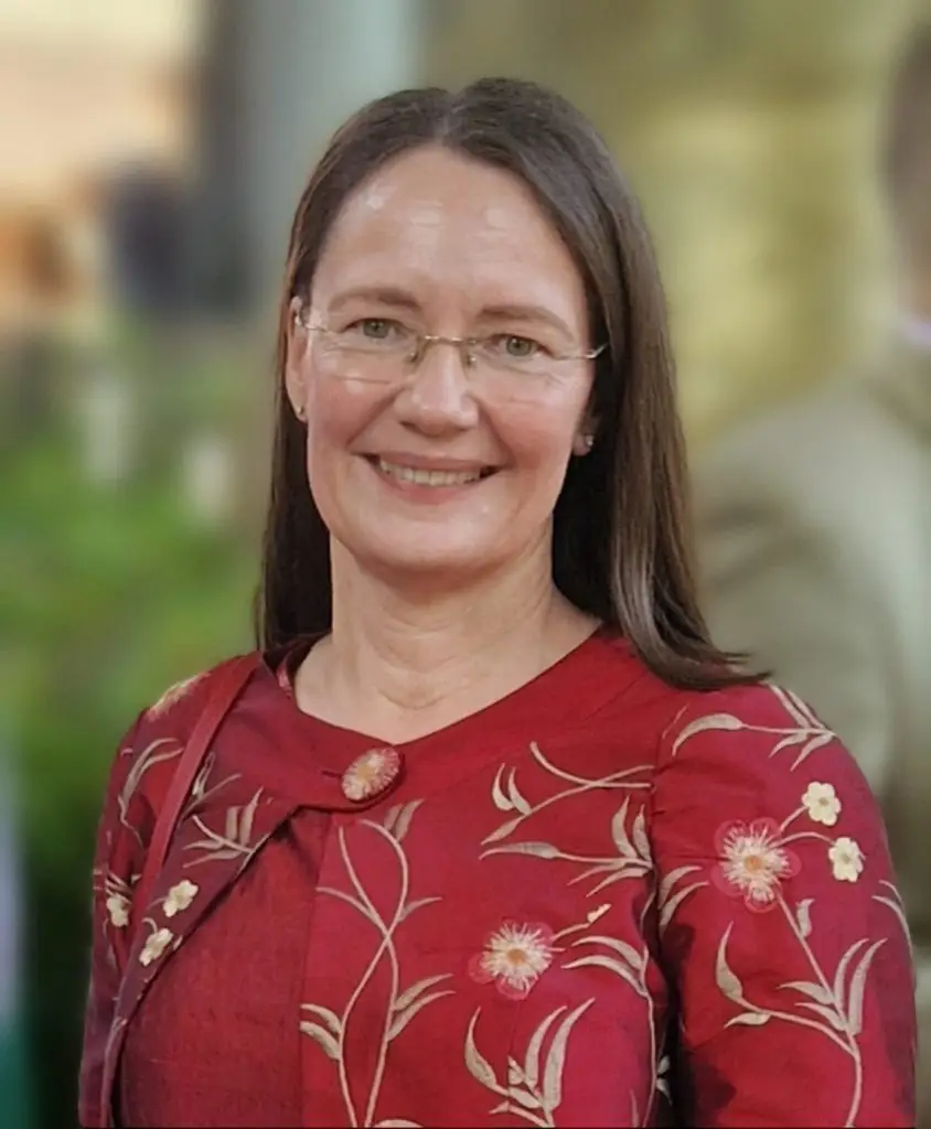 Azari Katalin portré 