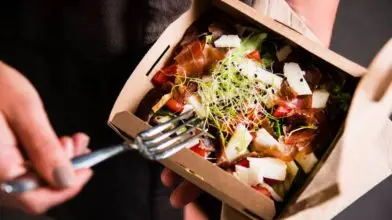 Egymillió, kidobásra ítélt ételcsomagot mentett meg a Munch applikációja