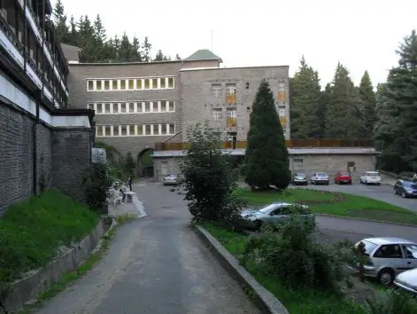 A szanatórium új épülete. 