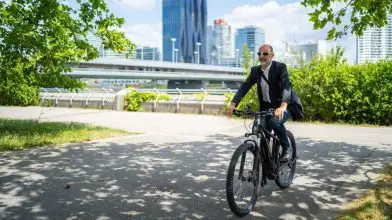 A boldog városok mosolyának titka