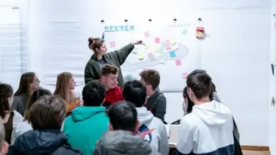 A művészet és a dizájn segítségével hívja fel a MOME a fiatalság figyelmét a Balaton ökológiai problémáira (x)