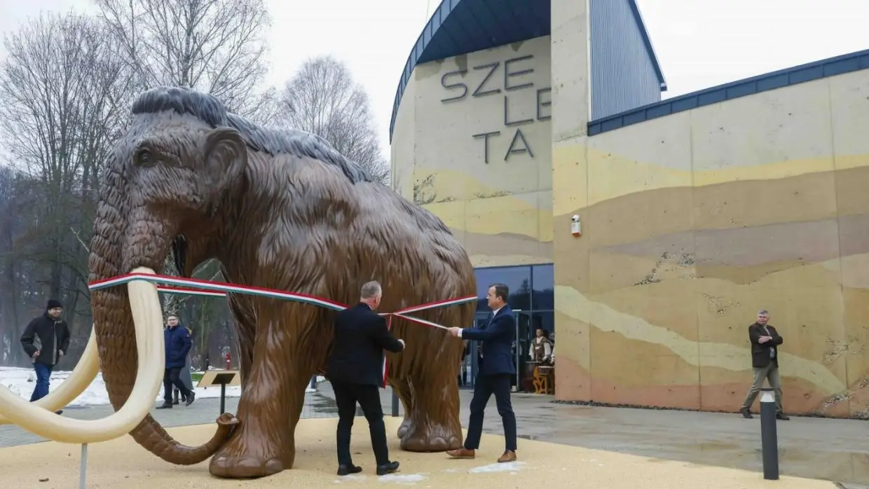 Megnyílt a Szeleta Park Látógatóközpont Miskolcon