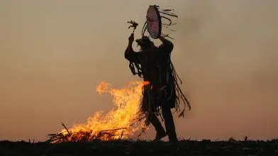 A sötétség bukása, a fény győzelme