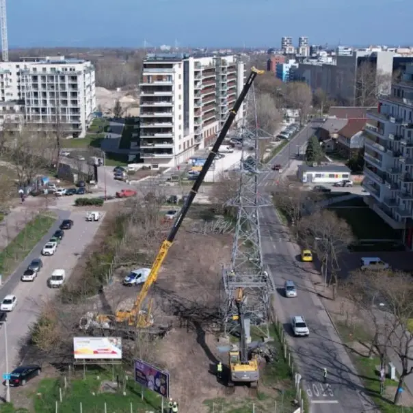 Elbontott fémóriásokkal egy zöldebb Budapestért