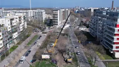 Elbontott fémóriásokkal egy zöldebb Budapestért