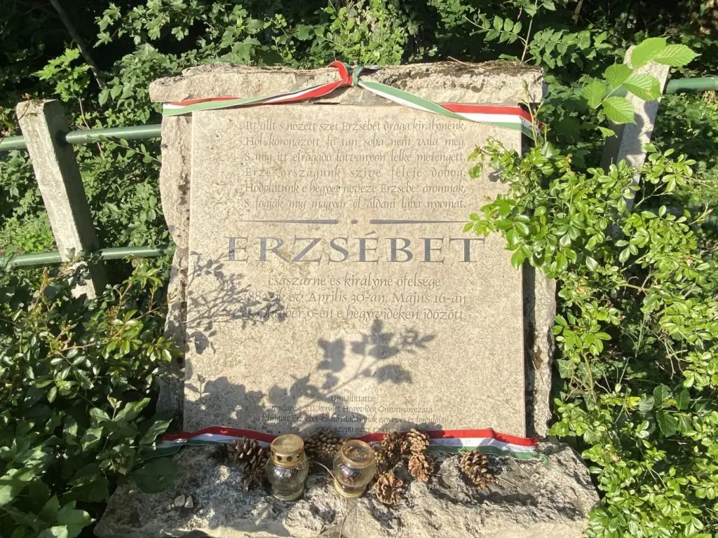 Erzsébet-kilátó emlékkő