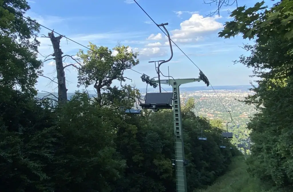 Libegővel az Erzsébet-kilátóhoz