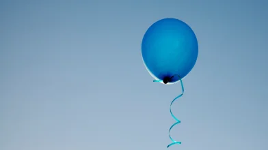 Mostantól természetvédelmi törvény tiltja a lufieregetést Floridában