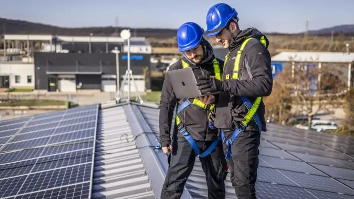 Száz megawatt megtermelt napenergia veszik kárba naponta Magyarországon