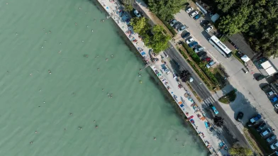 2000 óta folyamatosan melegszik a Balaton