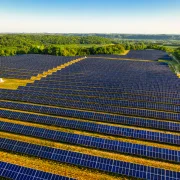 A helyben termelő és a hibrid erőművek jelenthetik a napenergia jövőjét Magyarországon
