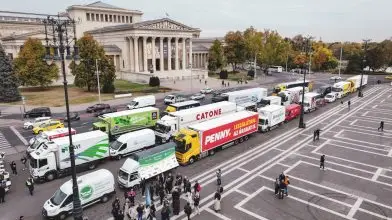 890 tonna élelmiszer a jubileumot ünneplő Adománykonvoj mérlege