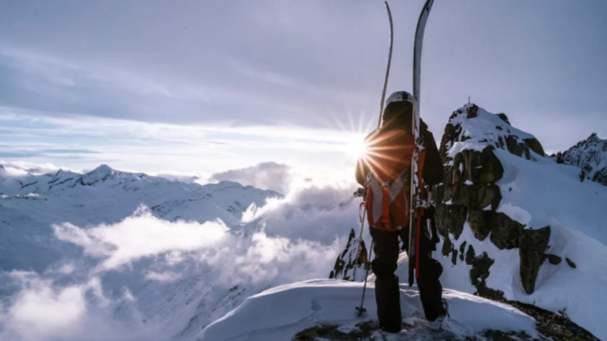 Történelmi felvételeket tesz közzé a NatGeo Jim Morrison Everest-sílesiklásáról