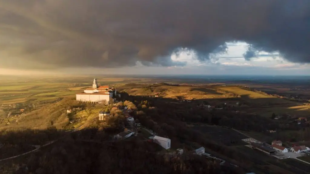 Pannonhalmi Főapátság madártávlatból 