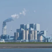 Hormuz és az energiatrilemma: van kiút a fosszilis csapdából?