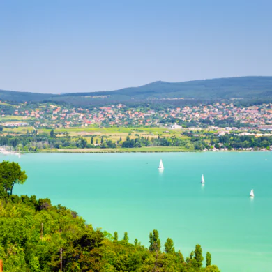 Tartanunk kell a Balaton túlzott algásodásától?